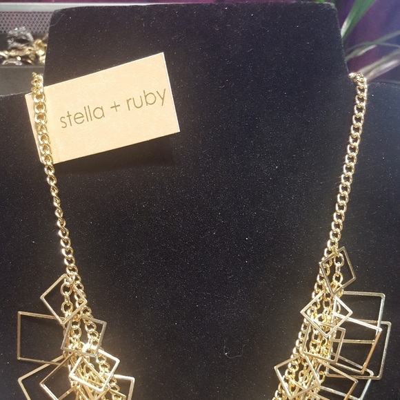 Stella & Rose Goldtone Statement necklace - Picture 2 of 2